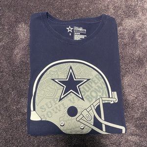 Men’s small Dallas Cowboys long sleeve tee.